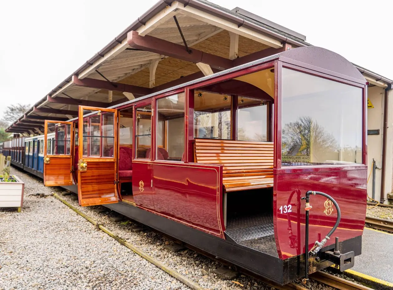 'Ruth' Director Saloon